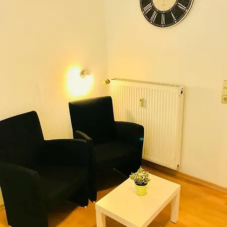 Modern 74 Central Location With Parking *